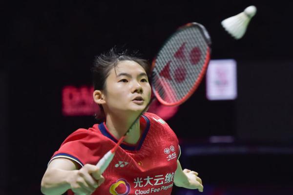 层俱乐部的 层俱乐部的