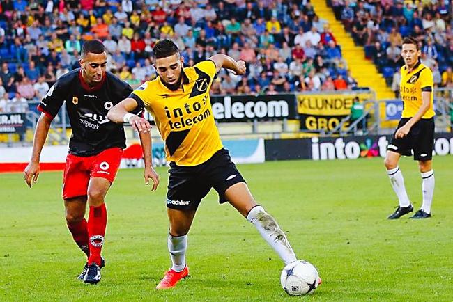 成都球迷怒喷自家球员：球迷和谁有仇你们就输谁，我们要不要脸？（成都球迷怒斥本队球员：遇到仇家就输？颜面何在？）