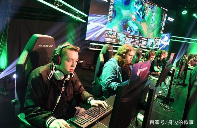 将焦点再次 将焦点再次